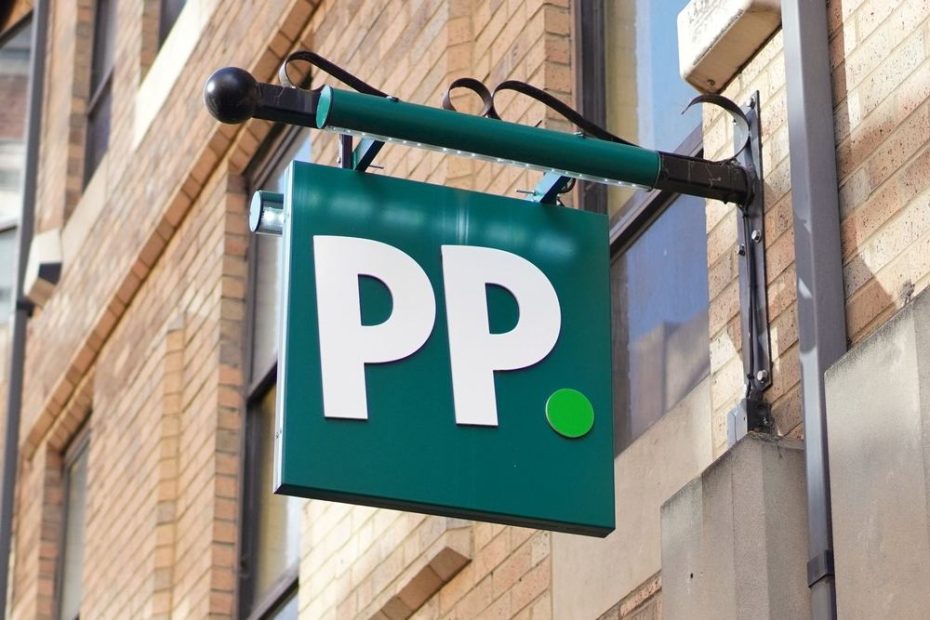 Paddy Power Shop Sign